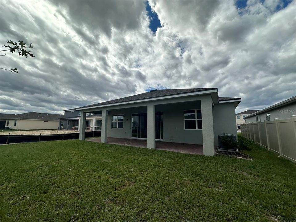 Под контрактом: $2,999 (4 спален, 3 ванн, 2209 Квадратных фут)