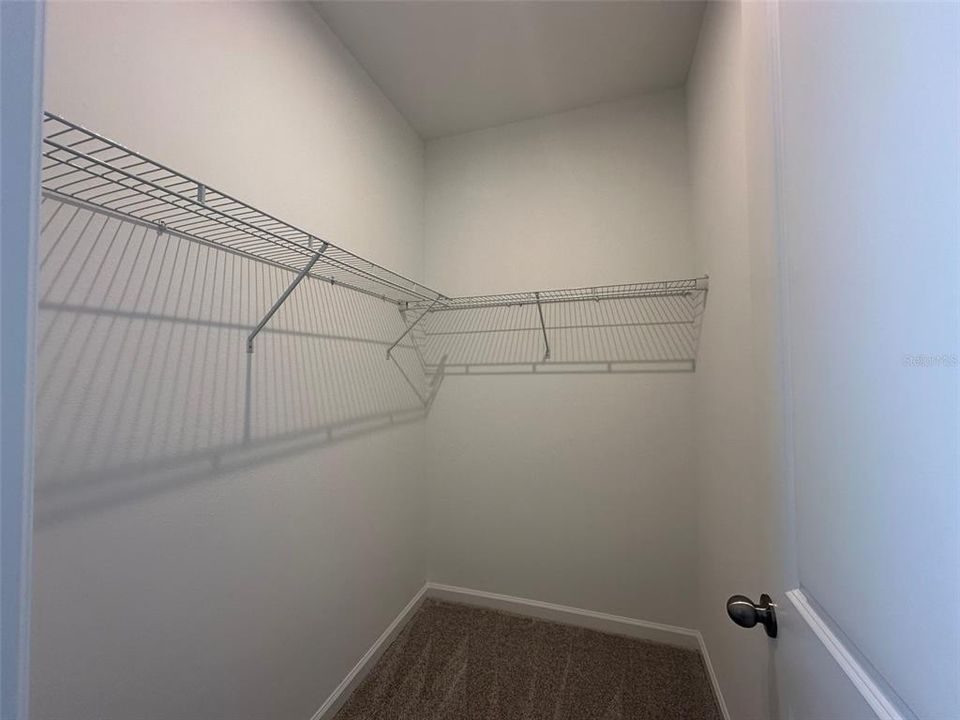 Под контрактом: $2,999 (4 спален, 3 ванн, 2209 Квадратных фут)