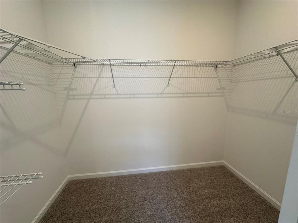 Под контрактом: $2,999 (4 спален, 3 ванн, 2209 Квадратных фут)