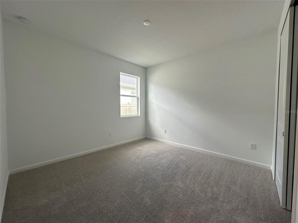 Под контрактом: $2,999 (4 спален, 3 ванн, 2209 Квадратных фут)