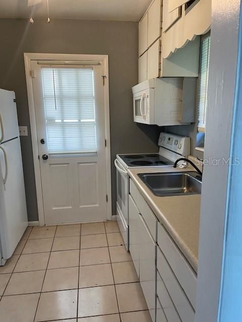 На продажу: $268,000 (3 спален, 2 ванн, 1025 Квадратных фут)