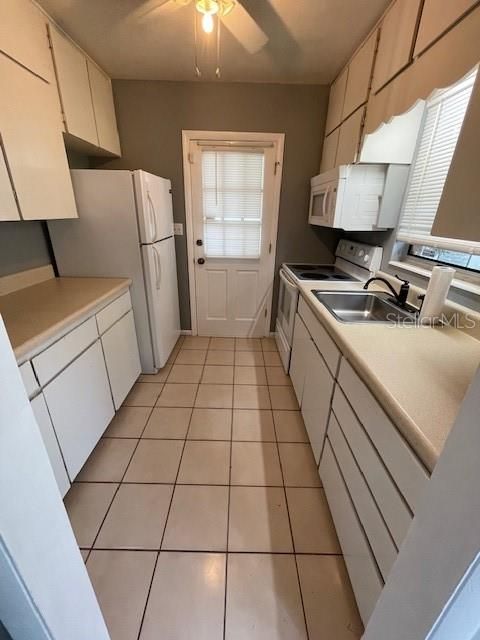 На продажу: $268,000 (3 спален, 2 ванн, 1025 Квадратных фут)