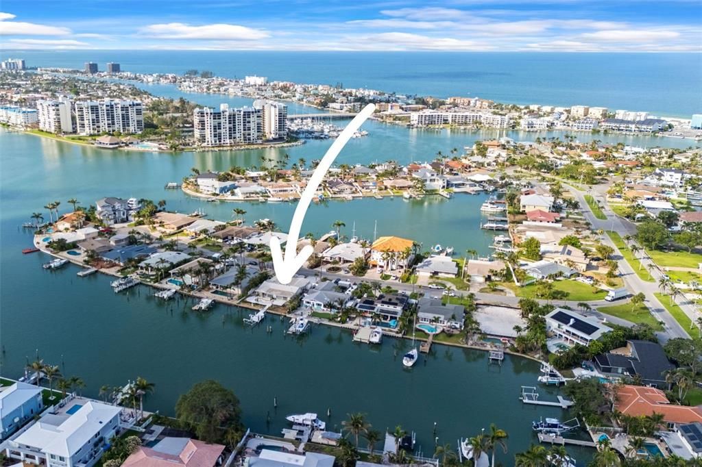 Под контрактом: $1,100,000 (4 спален, 3 ванн, 2836 Квадратных фут)