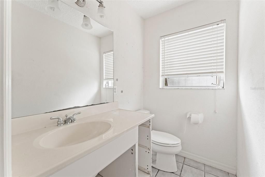 Под контрактом: $1,100,000 (4 спален, 3 ванн, 2836 Квадратных фут)