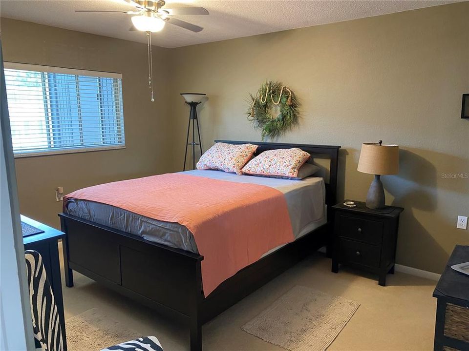 For Sale: $125,000 (2 beds, 2 baths, 912 Square Feet)