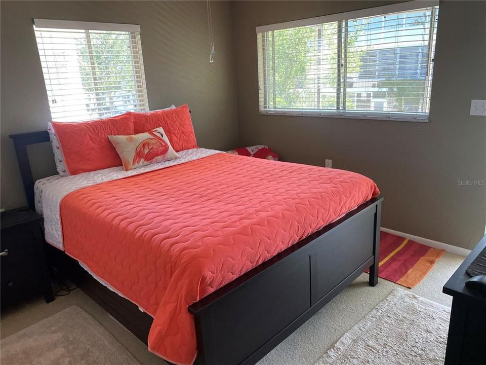 For Sale: $125,000 (2 beds, 2 baths, 912 Square Feet)