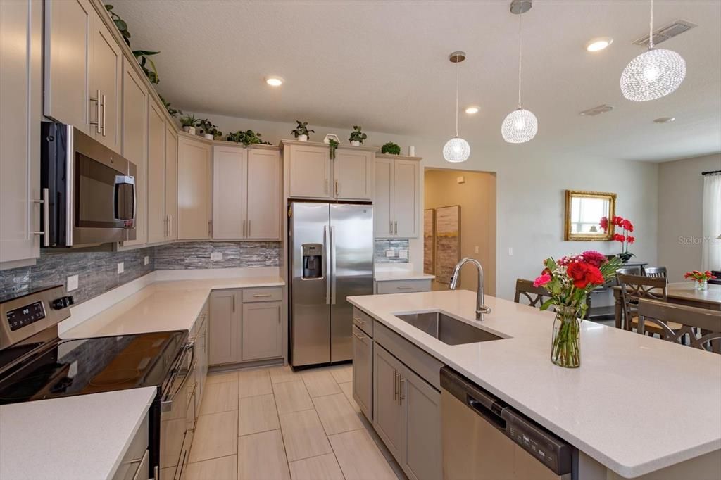 Active With Contract: $389,000 (4 beds, 3 baths, 2066 Square Feet)