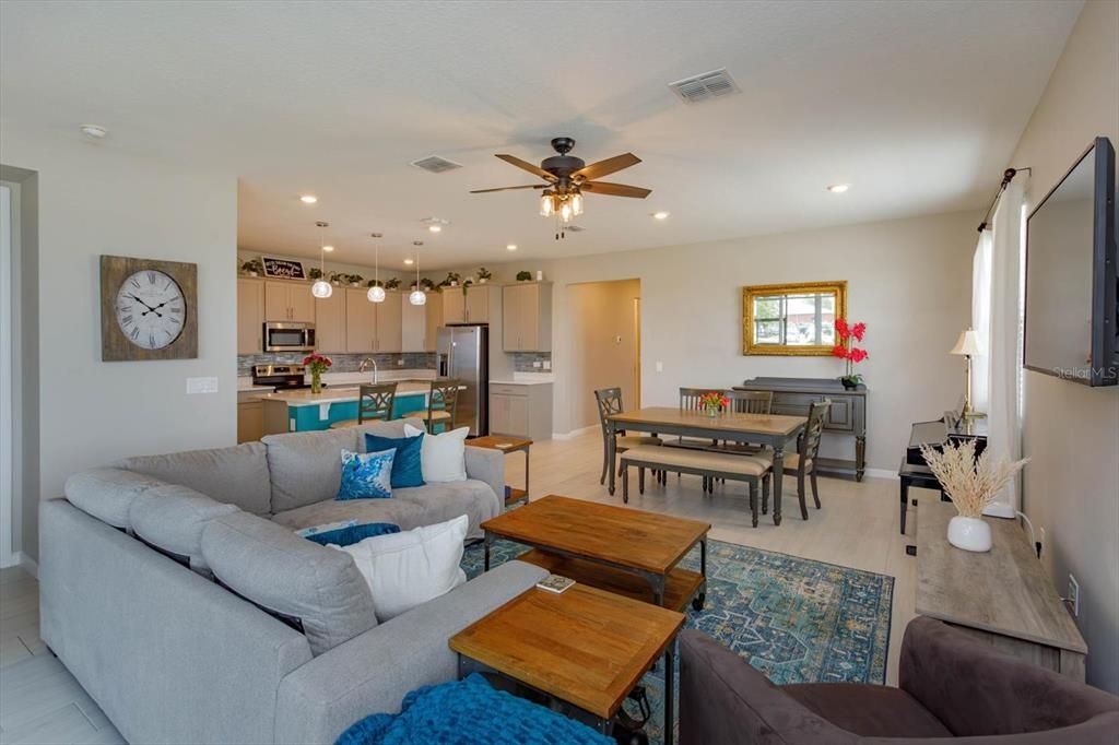 Active With Contract: $389,000 (4 beds, 3 baths, 2066 Square Feet)