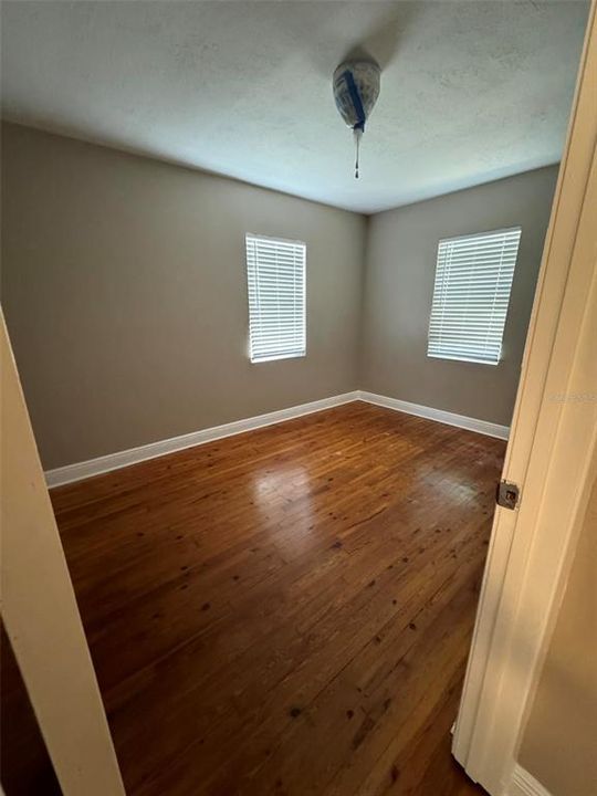 На продажу: $270,000 (3 спален, 1 ванн, 1080 Квадратных фут)