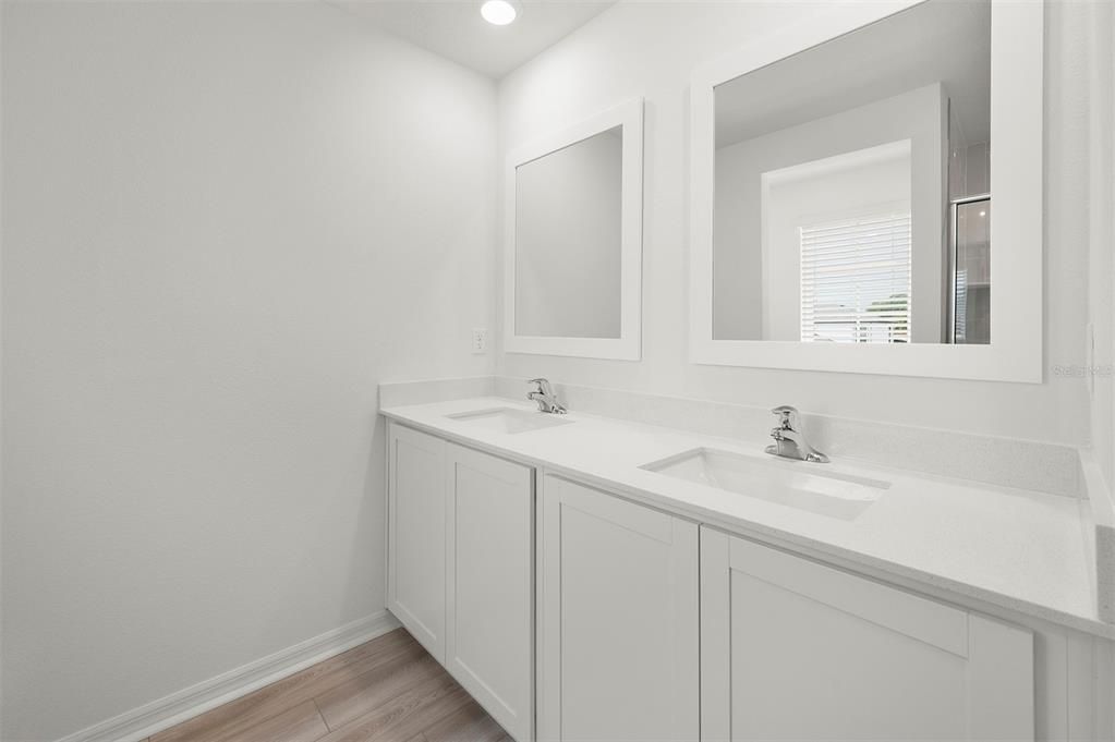 En Venta: $363,900 (4 camas, 2 baños, 1811 Pies cuadrados)