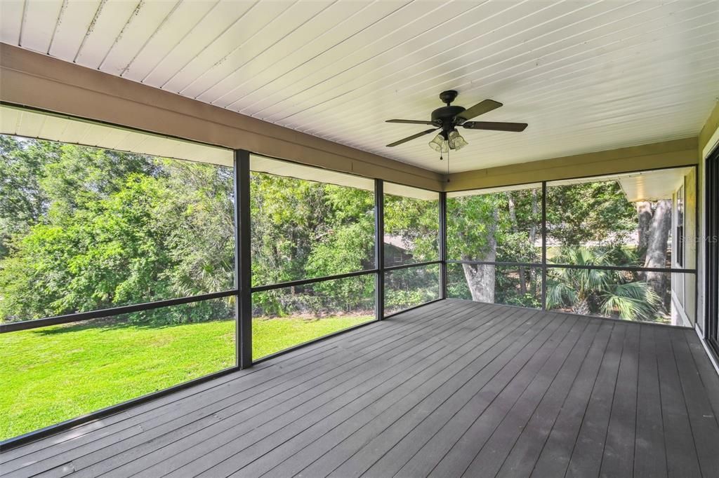 合同活跃: $434,000 (3 贝兹, 2 浴室, 2440 平方英尺)