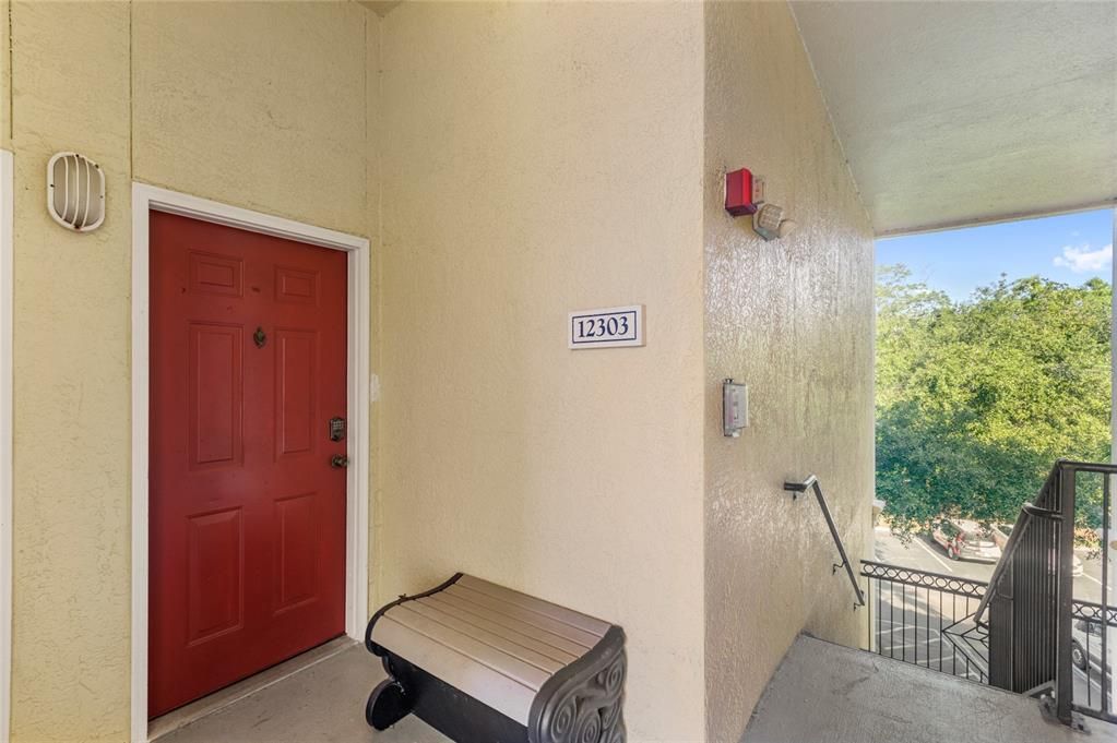 Active With Contract: $215,000 (2 beds, 2 baths, 1048 Square Feet)