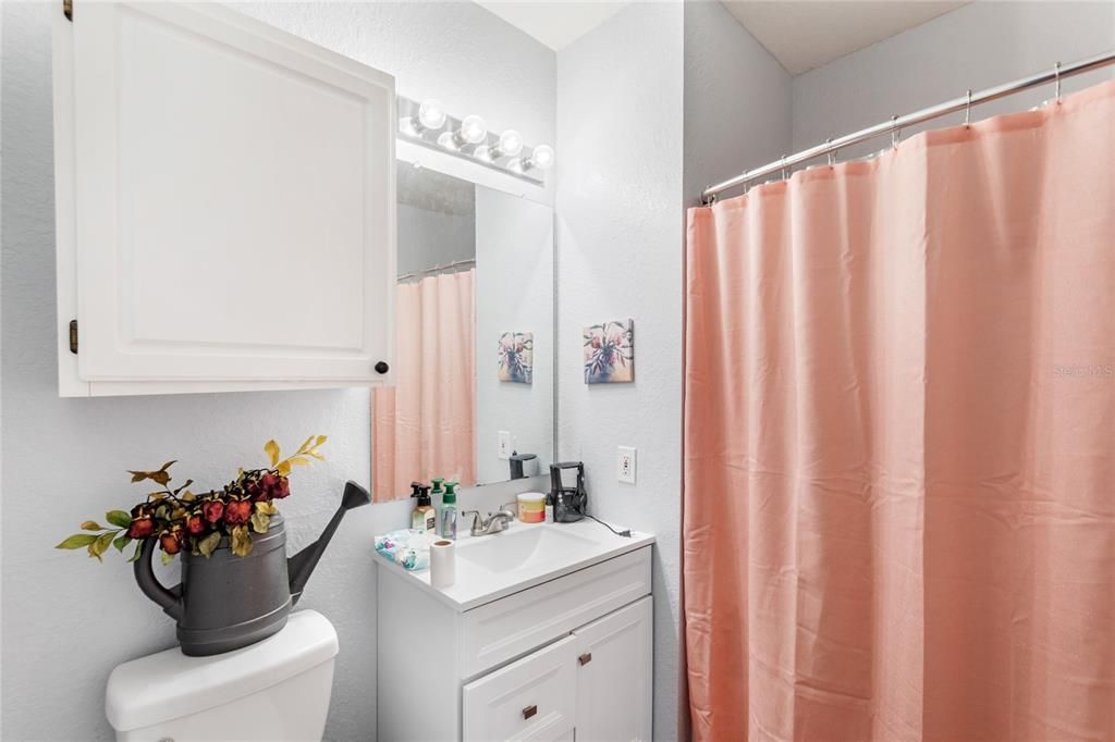 Active With Contract: $215,000 (2 beds, 2 baths, 1048 Square Feet)