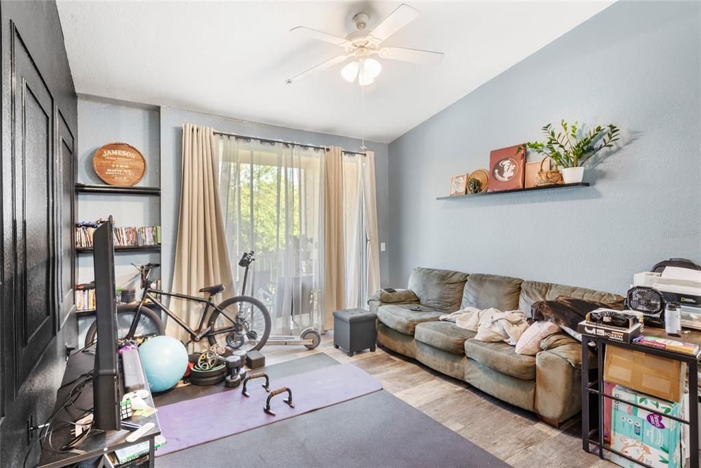 Active With Contract: $215,000 (2 beds, 2 baths, 1048 Square Feet)