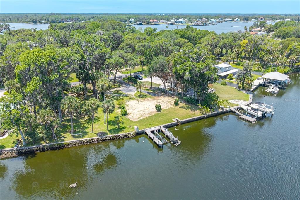 待售: $1,999,999 (0.56 acres)