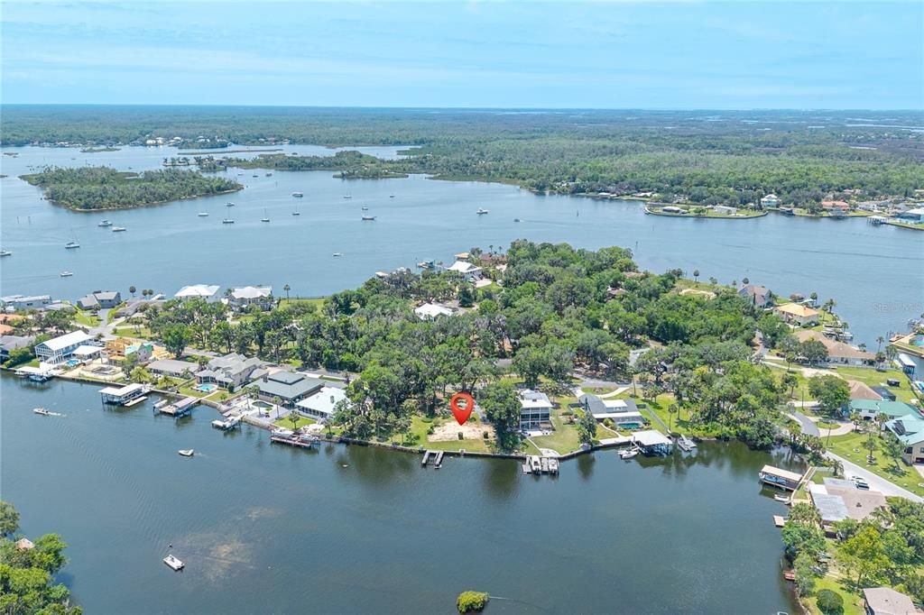 待售: $1,999,999 (0.56 acres)