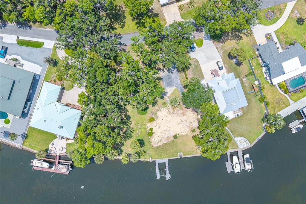 待售: $1,999,999 (0.56 acres)