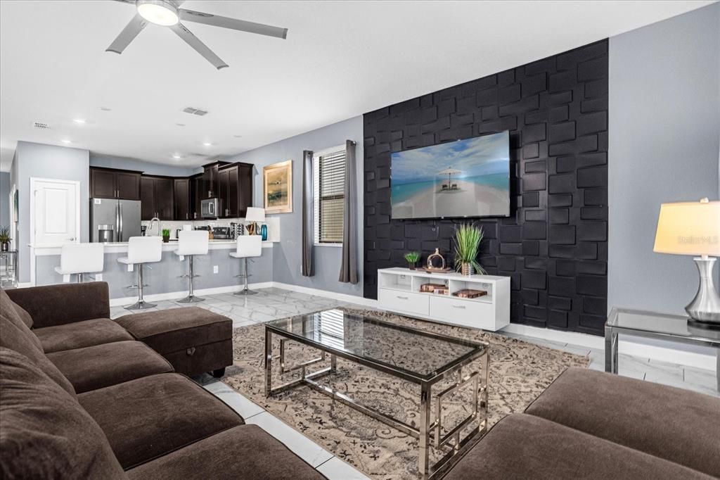 合同活跃: $924,900 (8 贝兹, 5 浴室, 4289 平方英尺)