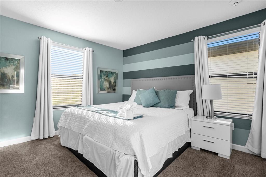 合同活跃: $924,900 (8 贝兹, 5 浴室, 4289 平方英尺)