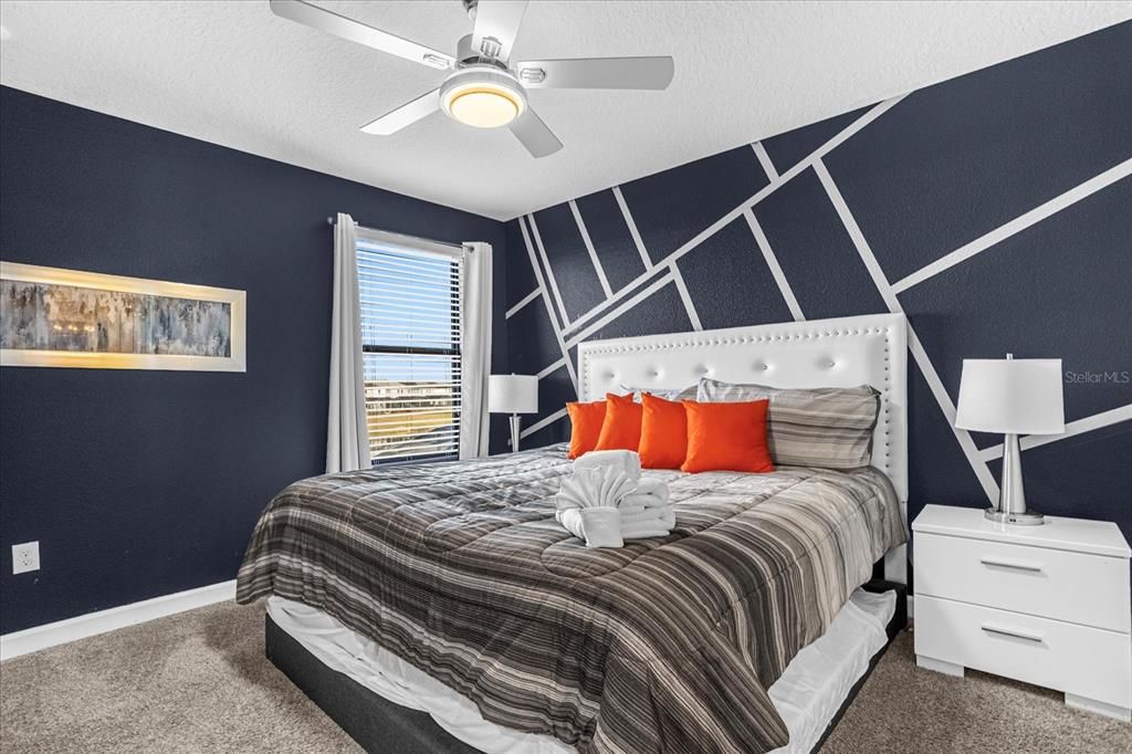 合同活跃: $924,900 (8 贝兹, 5 浴室, 4289 平方英尺)