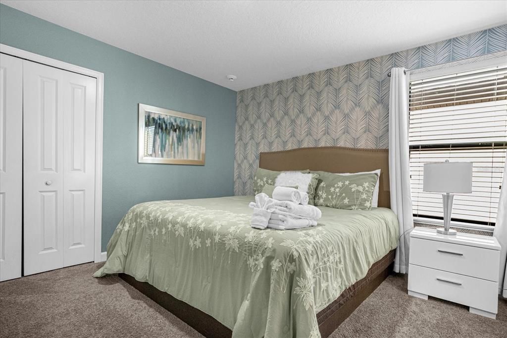 合同活跃: $924,900 (8 贝兹, 5 浴室, 4289 平方英尺)