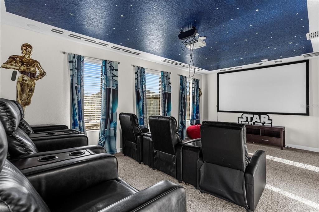 合同活跃: $924,900 (8 贝兹, 5 浴室, 4289 平方英尺)