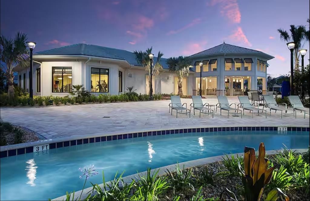 合同活跃: $924,900 (8 贝兹, 5 浴室, 4289 平方英尺)