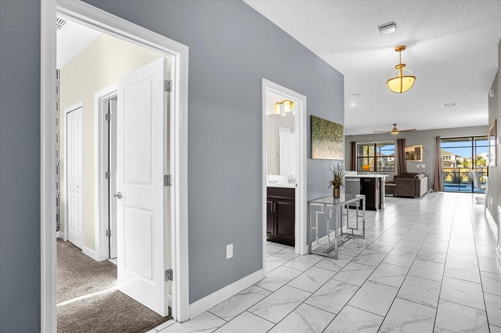 合同活跃: $924,900 (8 贝兹, 5 浴室, 4289 平方英尺)