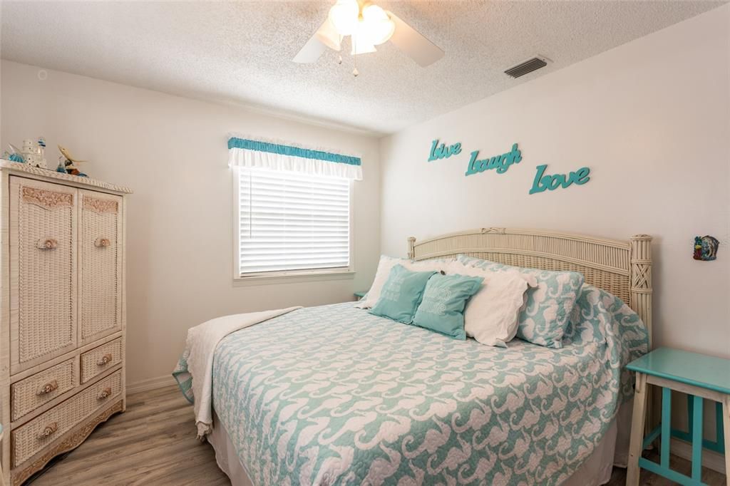 For Rent: $3,500 (2 beds, 1 baths, 1056 Square Feet)