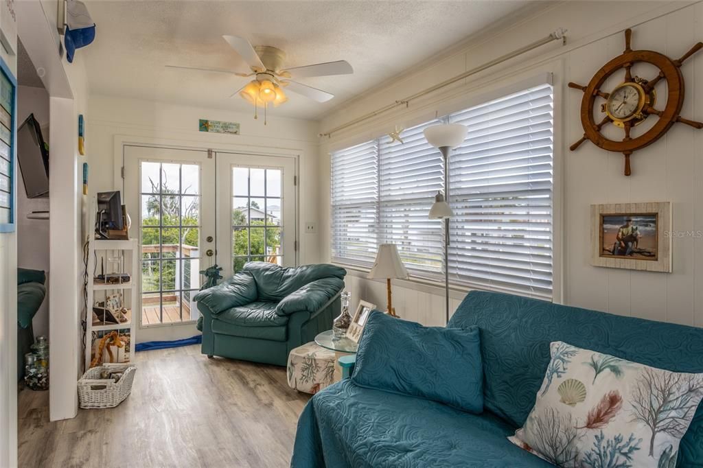 For Rent: $3,500 (2 beds, 1 baths, 1056 Square Feet)