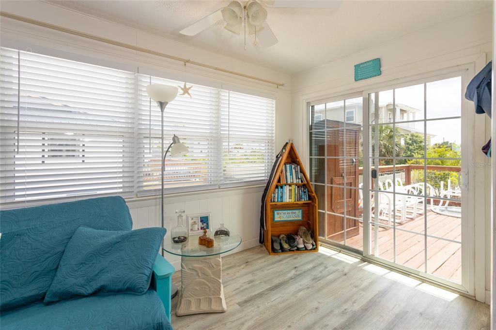 For Rent: $3,500 (2 beds, 1 baths, 1056 Square Feet)