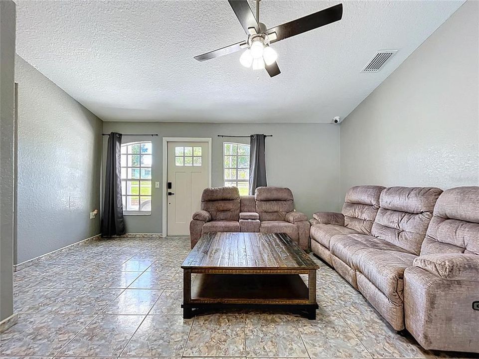 Active With Contract: $339,999 (4 beds, 2 baths, 1662 Square Feet)