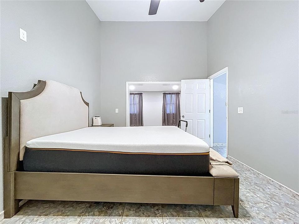 Active With Contract: $339,999 (4 beds, 2 baths, 1662 Square Feet)