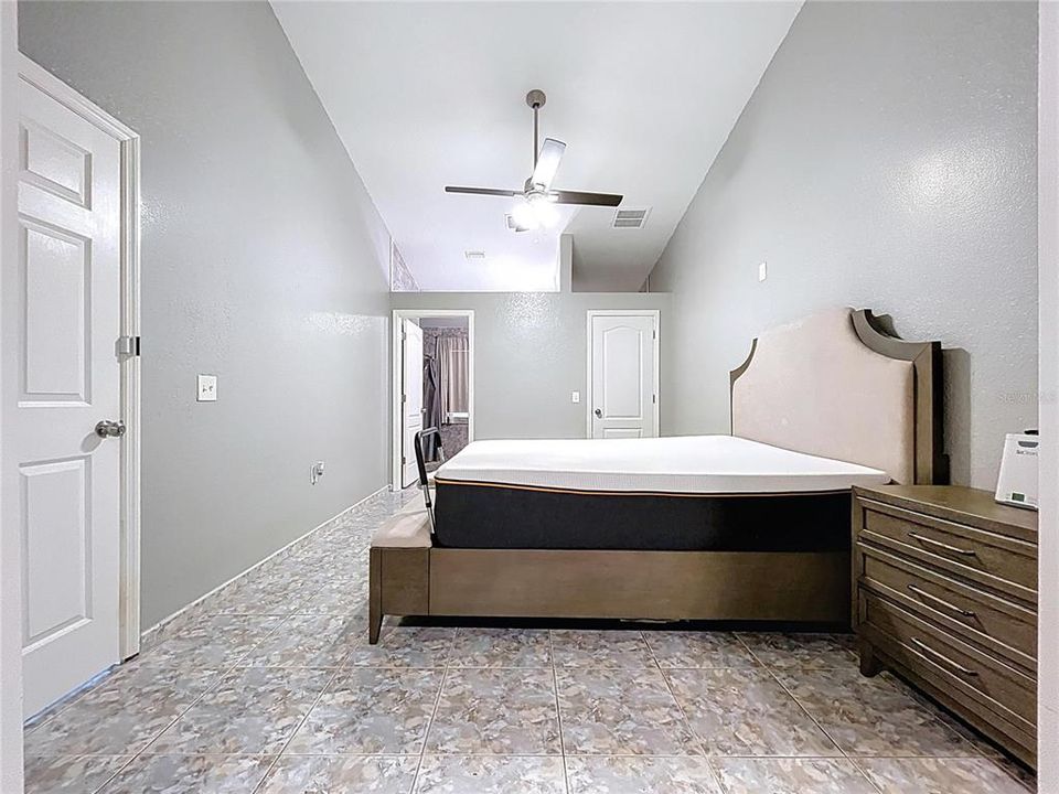 Active With Contract: $339,999 (4 beds, 2 baths, 1662 Square Feet)