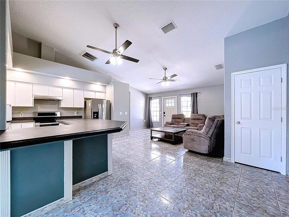 Active With Contract: $339,999 (4 beds, 2 baths, 1662 Square Feet)