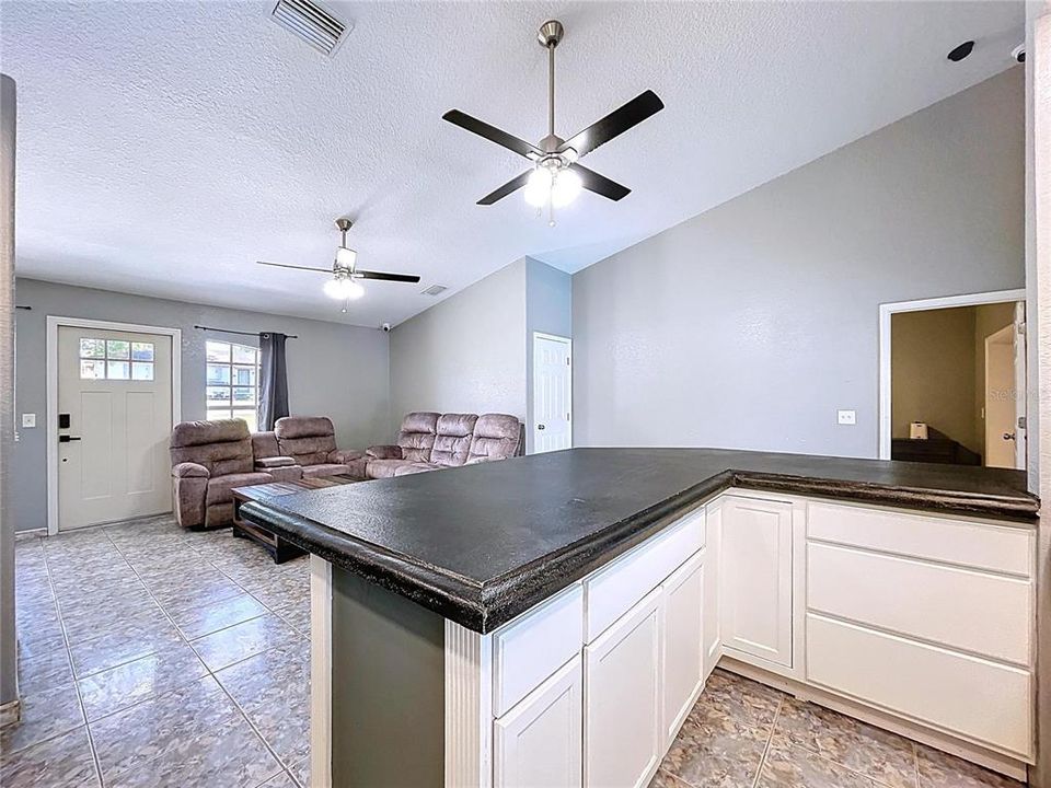 Active With Contract: $339,999 (4 beds, 2 baths, 1662 Square Feet)