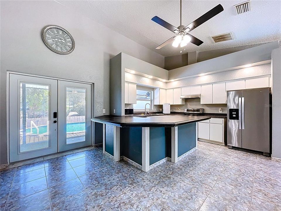 Active With Contract: $339,999 (4 beds, 2 baths, 1662 Square Feet)