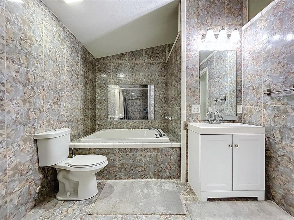 Active With Contract: $339,999 (4 beds, 2 baths, 1662 Square Feet)