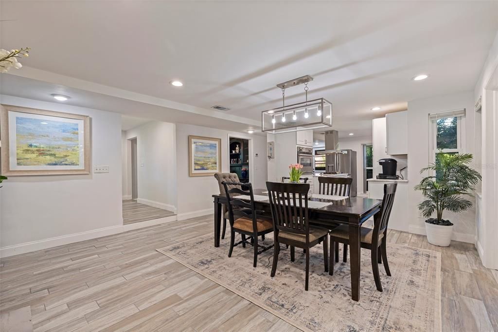 Activo con contrato: $610,000 (4 camas, 3 baños, 2384 Pies cuadrados)