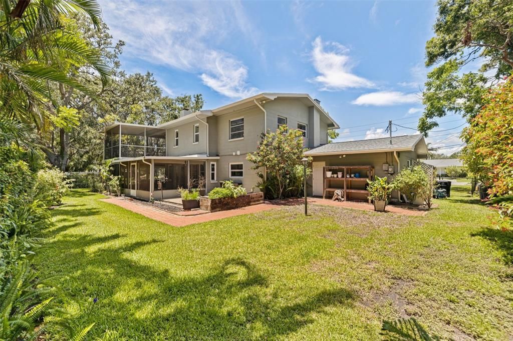 Activo con contrato: $610,000 (4 camas, 3 baños, 2384 Pies cuadrados)