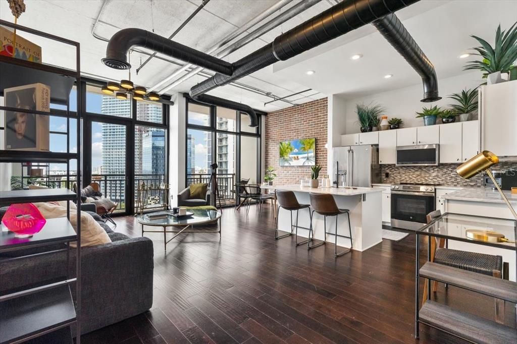 For Sale: $795,000 (2 beds, 2 baths, 1354 Square Feet)