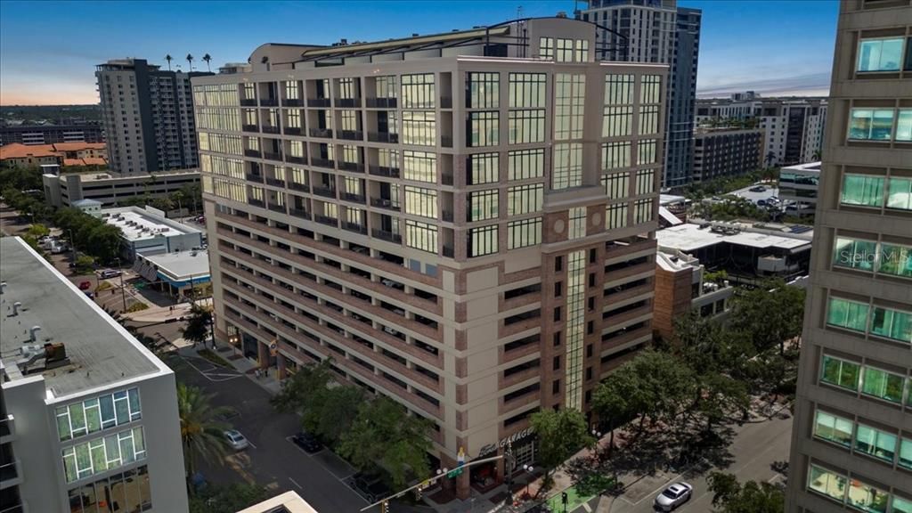 For Sale: $795,000 (2 beds, 2 baths, 1354 Square Feet)