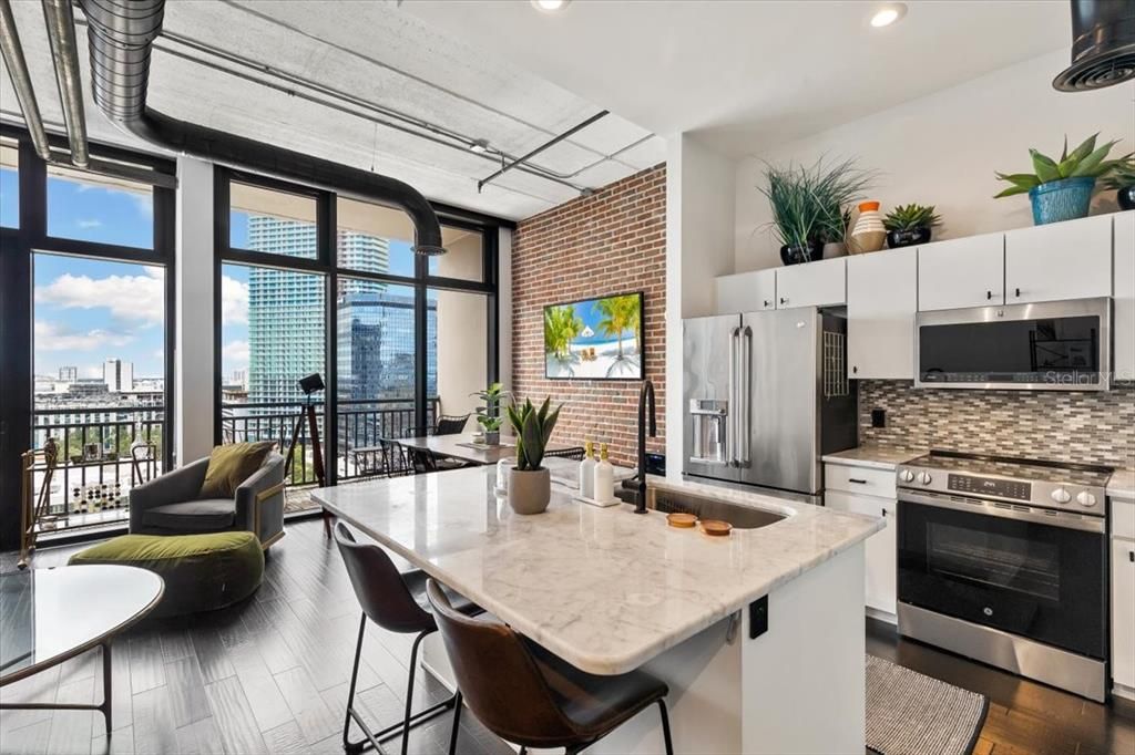 For Sale: $795,000 (2 beds, 2 baths, 1354 Square Feet)