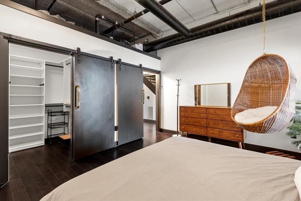 For Sale: $795,000 (2 beds, 2 baths, 1354 Square Feet)