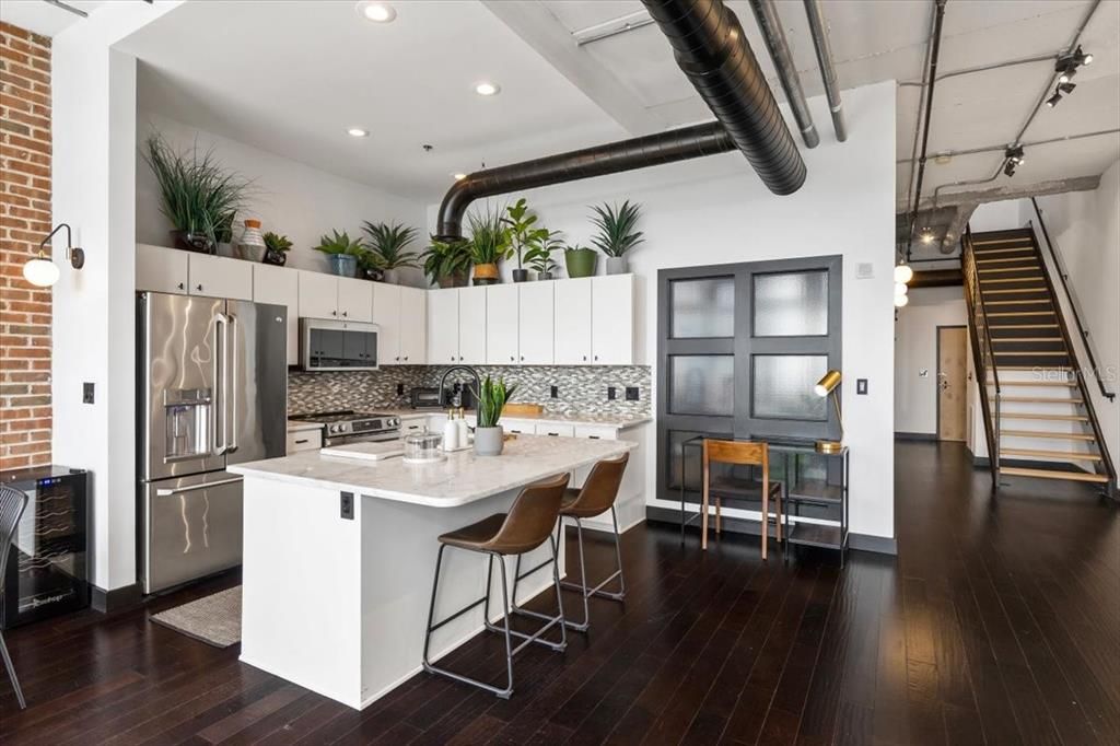 For Sale: $795,000 (2 beds, 2 baths, 1354 Square Feet)