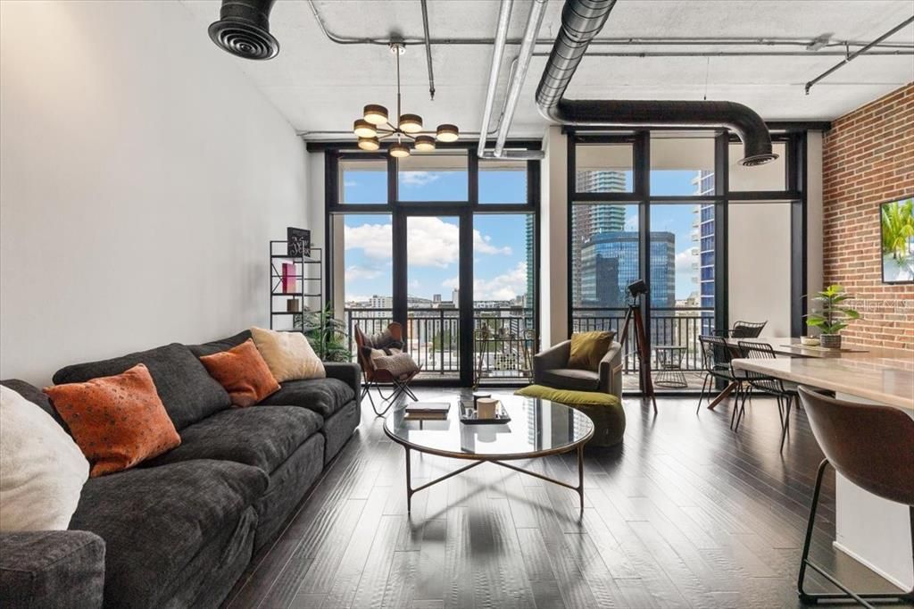 For Sale: $795,000 (2 beds, 2 baths, 1354 Square Feet)