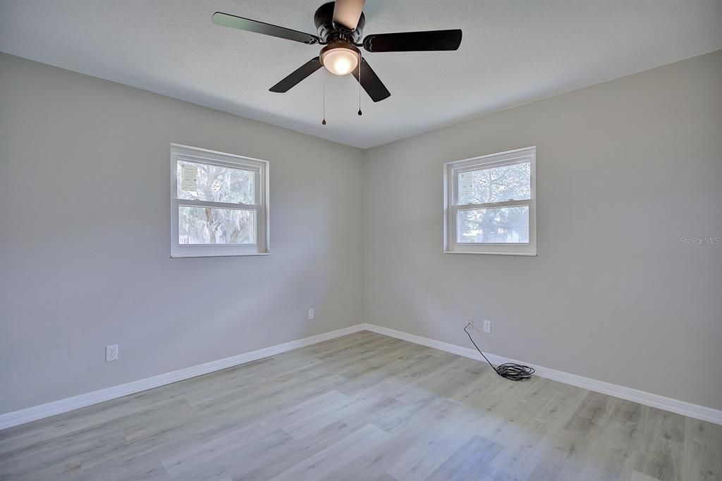 待售: $305,000 (3 贝兹, 2 浴室, 1384 平方英尺)