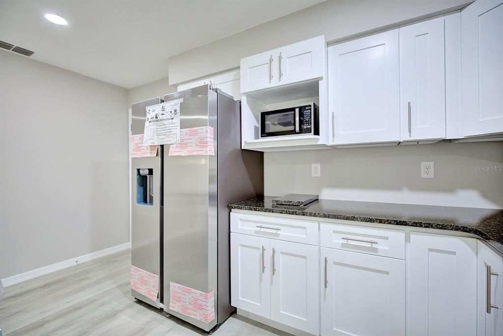 待售: $305,000 (3 贝兹, 2 浴室, 1384 平方英尺)