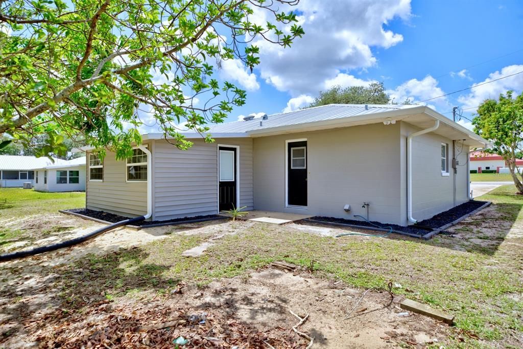 待售: $305,000 (3 贝兹, 2 浴室, 1384 平方英尺)