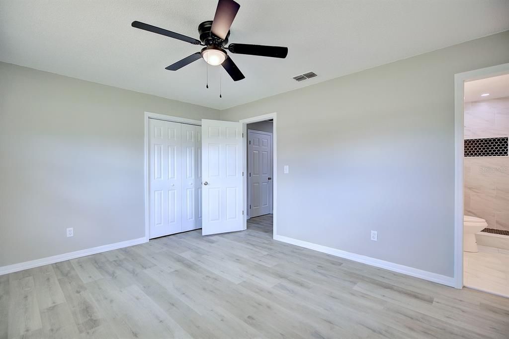 待售: $305,000 (3 贝兹, 2 浴室, 1384 平方英尺)